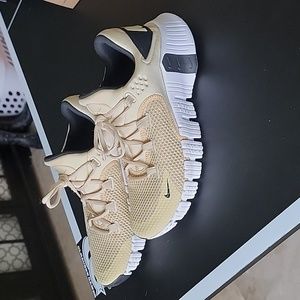 Men's Nike Free Metcon 4 Vegas Gold
